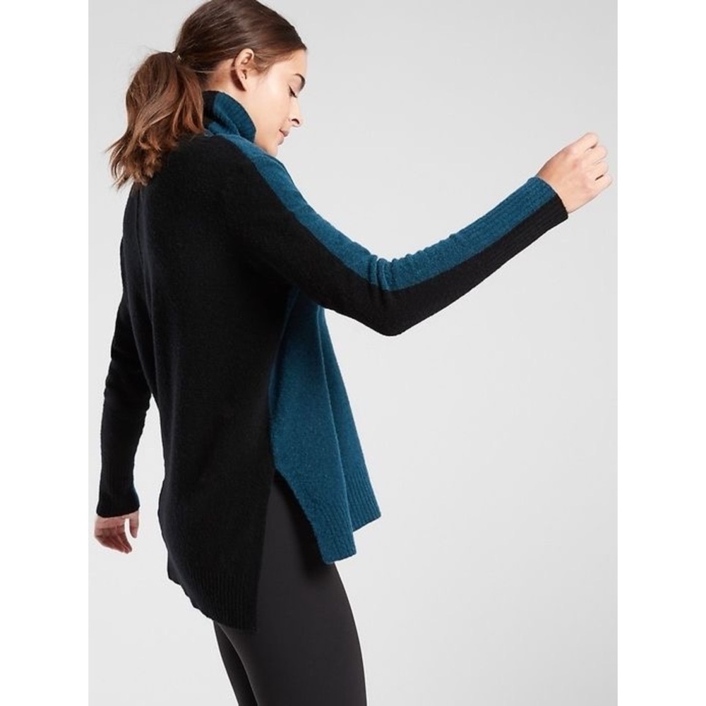 Athleta Transit Colorblock Turtleneck Sweater in Teal/Black